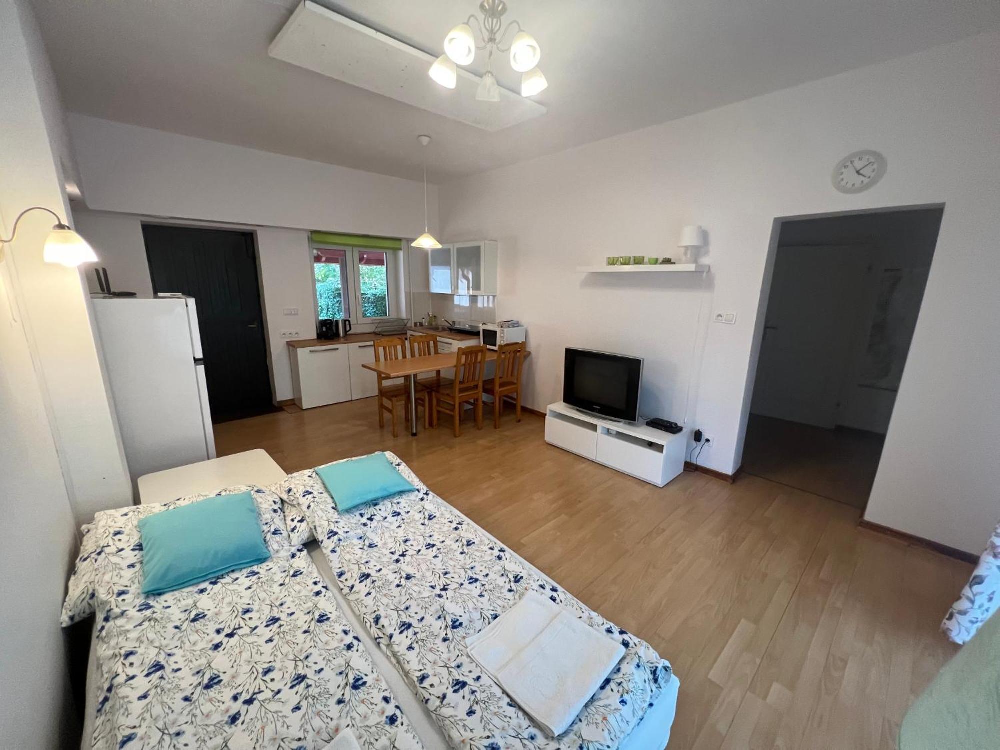 Sosnowy Apartament Józefów Eksteriør billede
